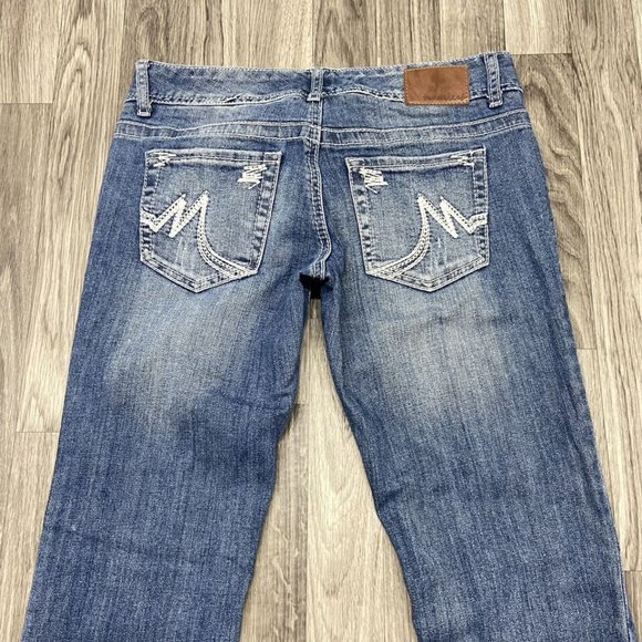 MAURICES Boot Cut Low Rise Med Wash Stretch Blue Denim Jeans Women's 3/4 Short - Picture 4 of 10
